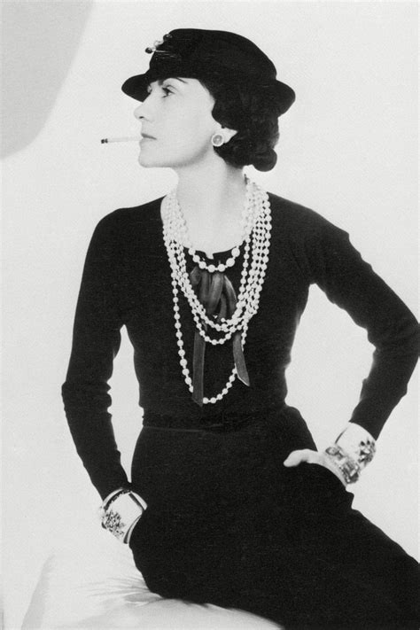 coco chanel porque es importante|Coco Chanel most iconic designs.